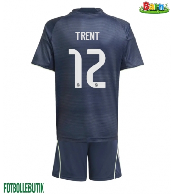 Real Madrid Alexander-Arnold #12 Bortaställ Barn 2025-26 Kortärmad (+ Korta byxor)